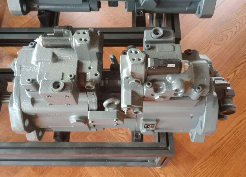 Главный гидравлический насос Kobelco SK200-6 K3V112DT-RAR-9T1L-J Главный гидравлический насос Kobelco SK200-6 K3V112DT-RAR-9T1L-J