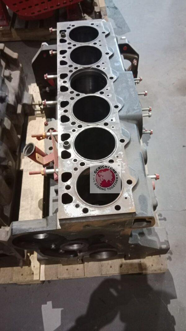 R542211 Блок цилиндров John Deere 6090 R542211 Блок цилиндров John Deere 6090